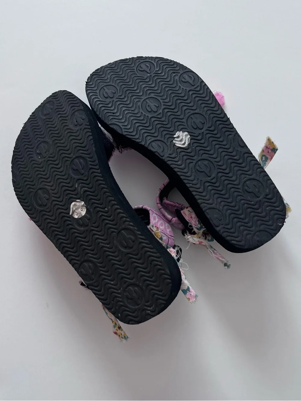 Arizona Love Pink Bandana Patterned Strap Sandals size 32/33